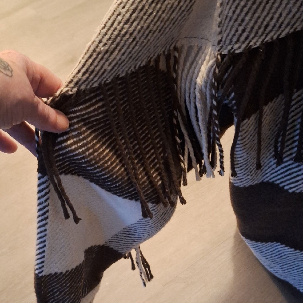 STOOSH Brown and White Plaid Fringe Barn Jacket - Picture 7 of 10
